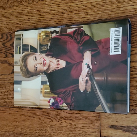 Autographed Mary Higgens Clark Book Death Wears A Beauty Mask - Picture 3 of 7